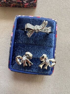 SET Juicy Couture Silver Tone Bow Ring and Bow Earrings with CZ Size 6 🎀